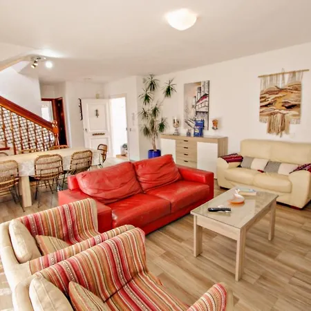 Villa Celia - Oceanfront In Costa Blanca