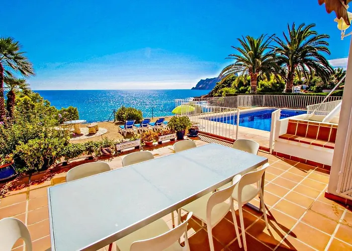 Willa Celia - Oceanfront In Costa Blanca