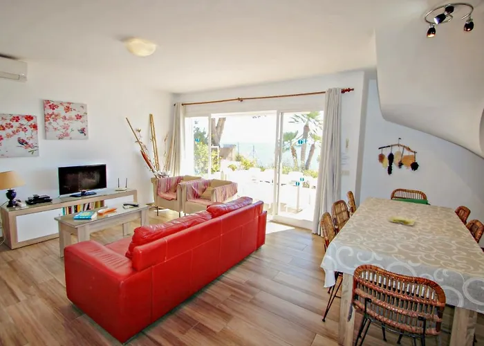 Celia - Oceanfront In Costa Blanca